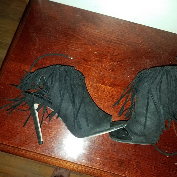 Shoes - Picture 2 of 3